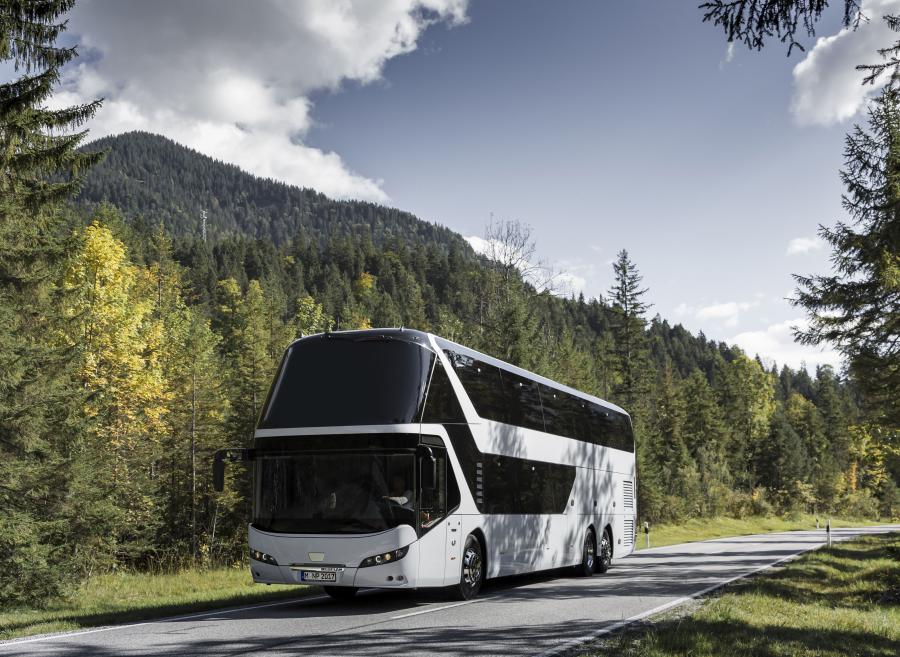  Neoplan Skyliner 2015 года  (фото 12 из 22)